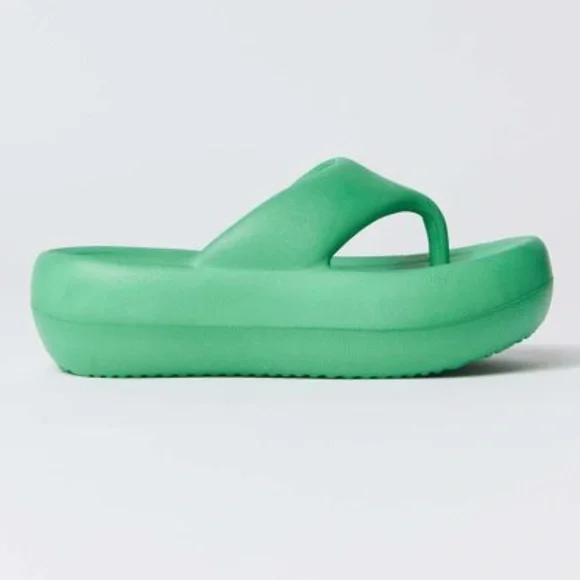 Jeffrey CampbellWomen's Green Chillaxin Platform Thong
Sandal 6 preowned - Picture 3 of 14
